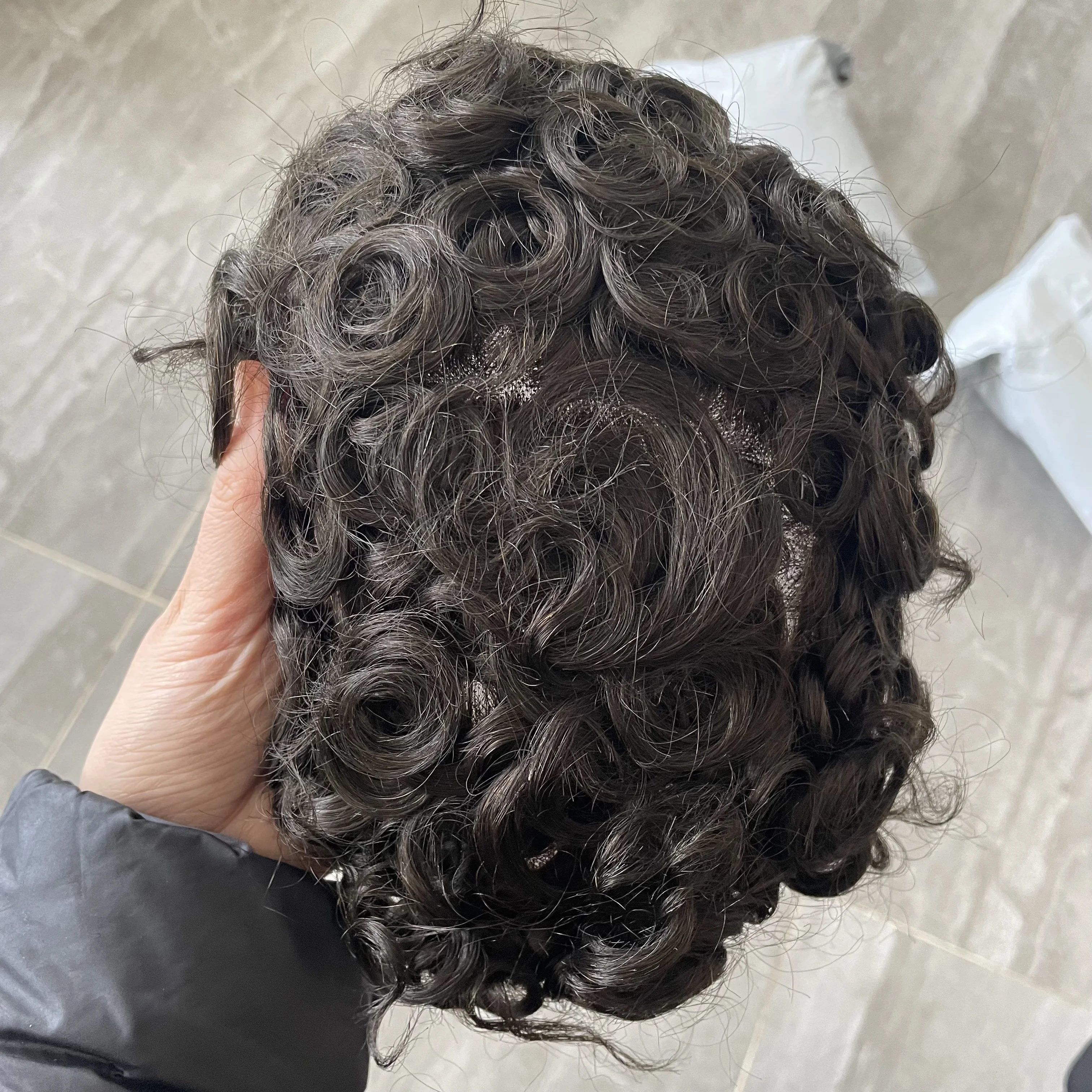 Toupet riccio da 20 mm per uomo, base in NPU resistente con parte superiore in pizzo a rete mono fine, sistema di capelli umani al 100% per protesi capillare maschile, riccioli da 24 mm - immagine 4