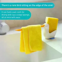 Ce support à vaisselle est un égouttoir d'évier et un support de rangement adapté aux cuisines et aux salles de bains 4