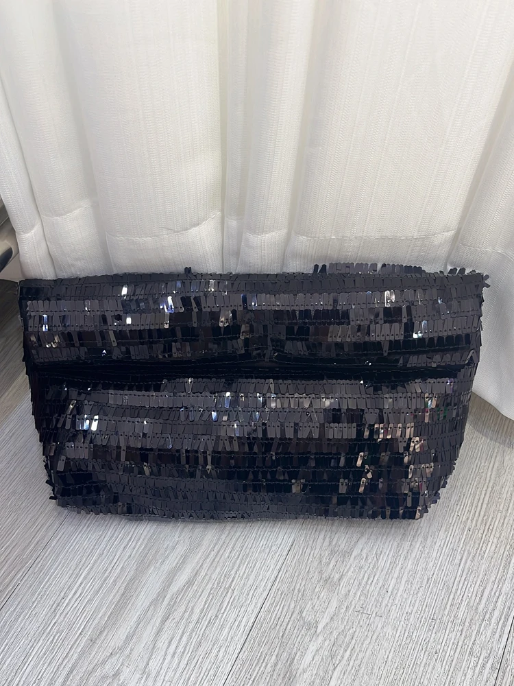 حقيبة سهرة نسائية فضية صغيرة بتصميم فاخر، مزينة با...