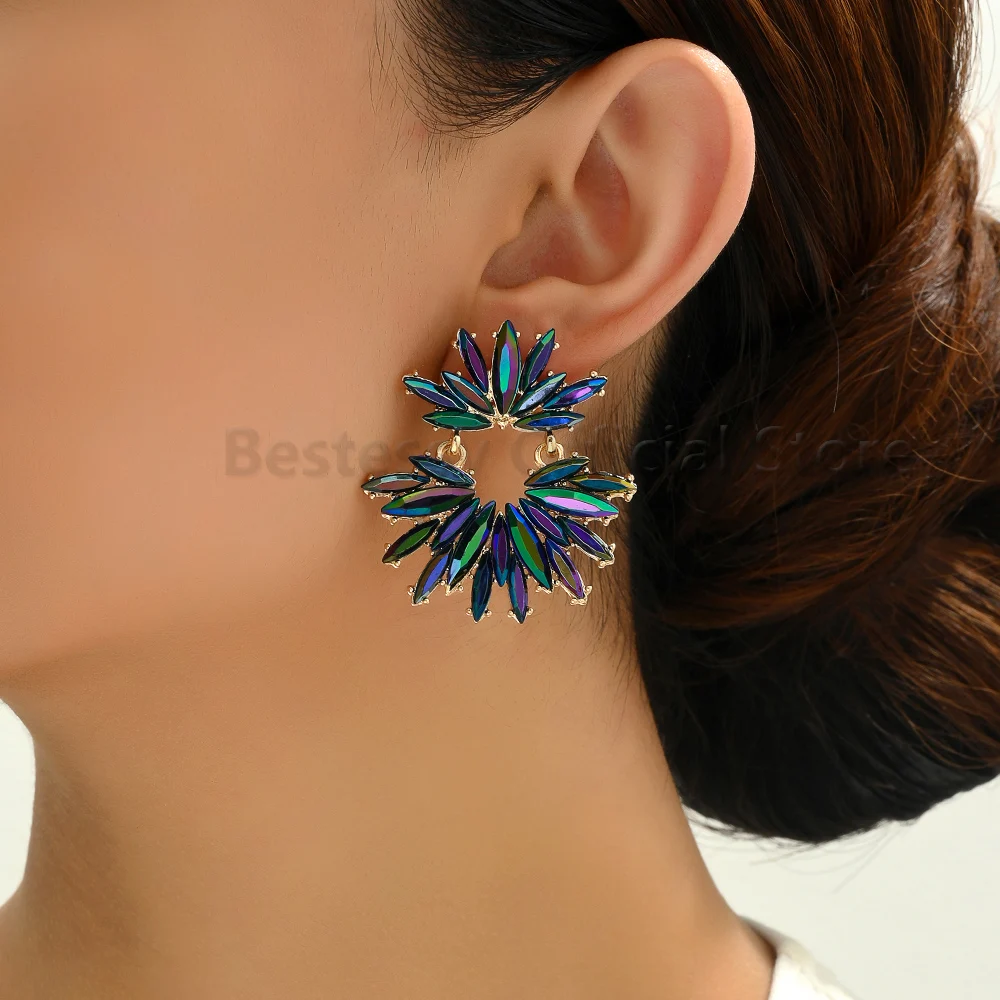 Geometric Shiny Middle East Design Elegant Luxury Earrings For