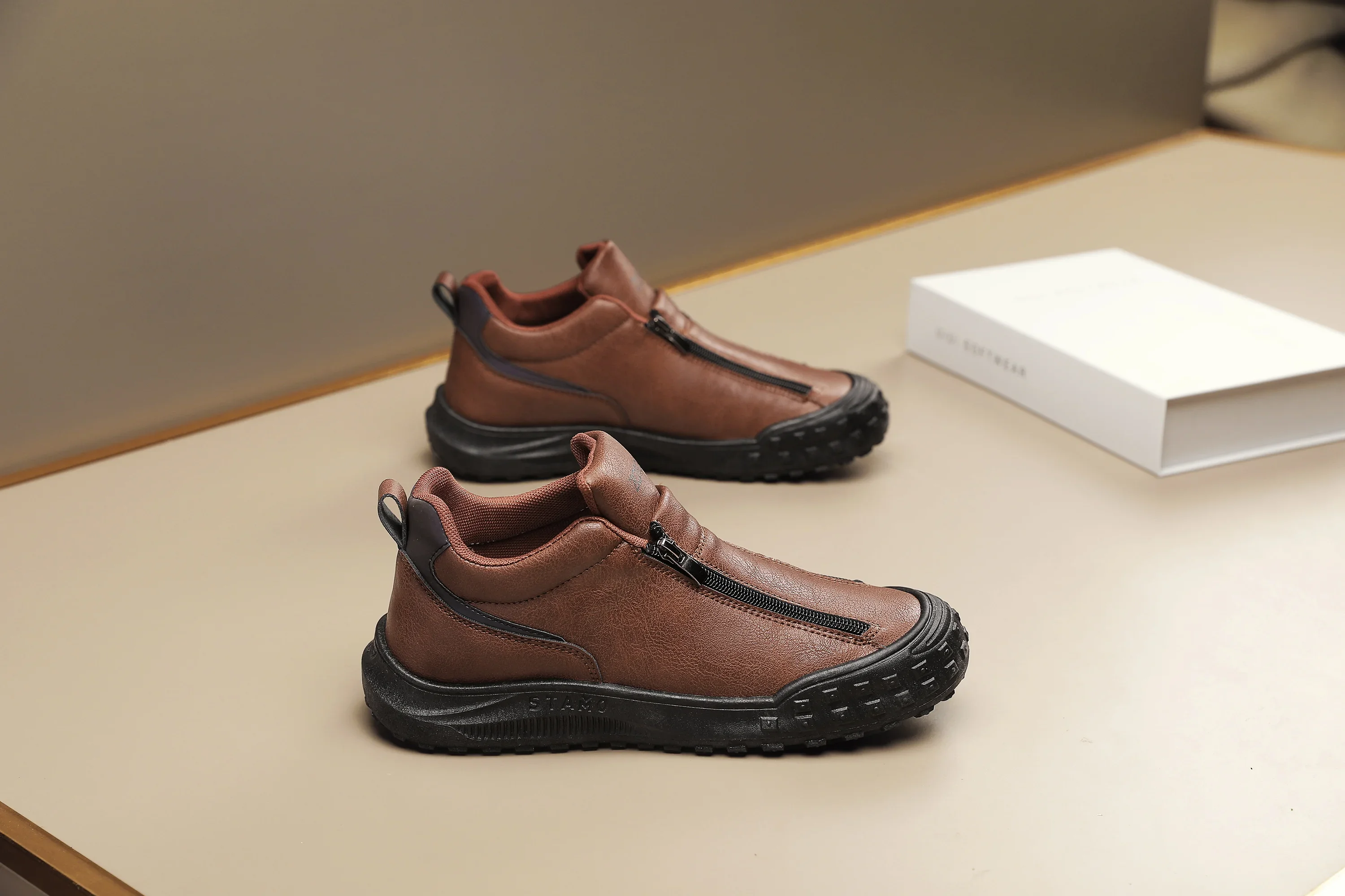 Autumn and Winter Popular Mid-top Zipper Tire-soled Outdoor Sports Shoes for Men 4