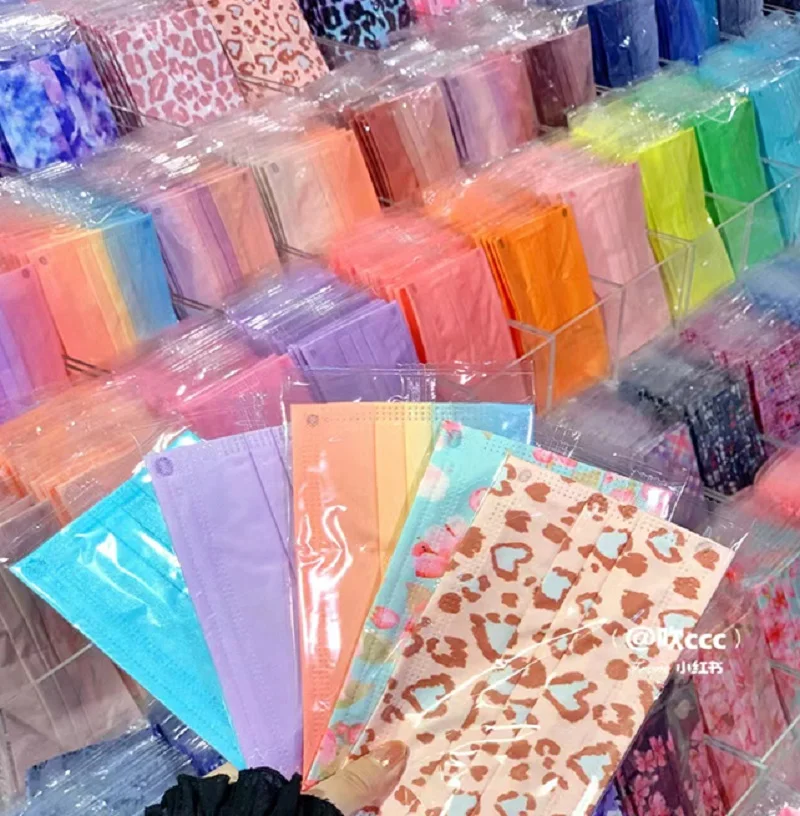 Fun Masks 30PCS Random Mixed High Grade Fabric Breathable Sun Blocking UV Protection Independent Packaged Disposable Mask