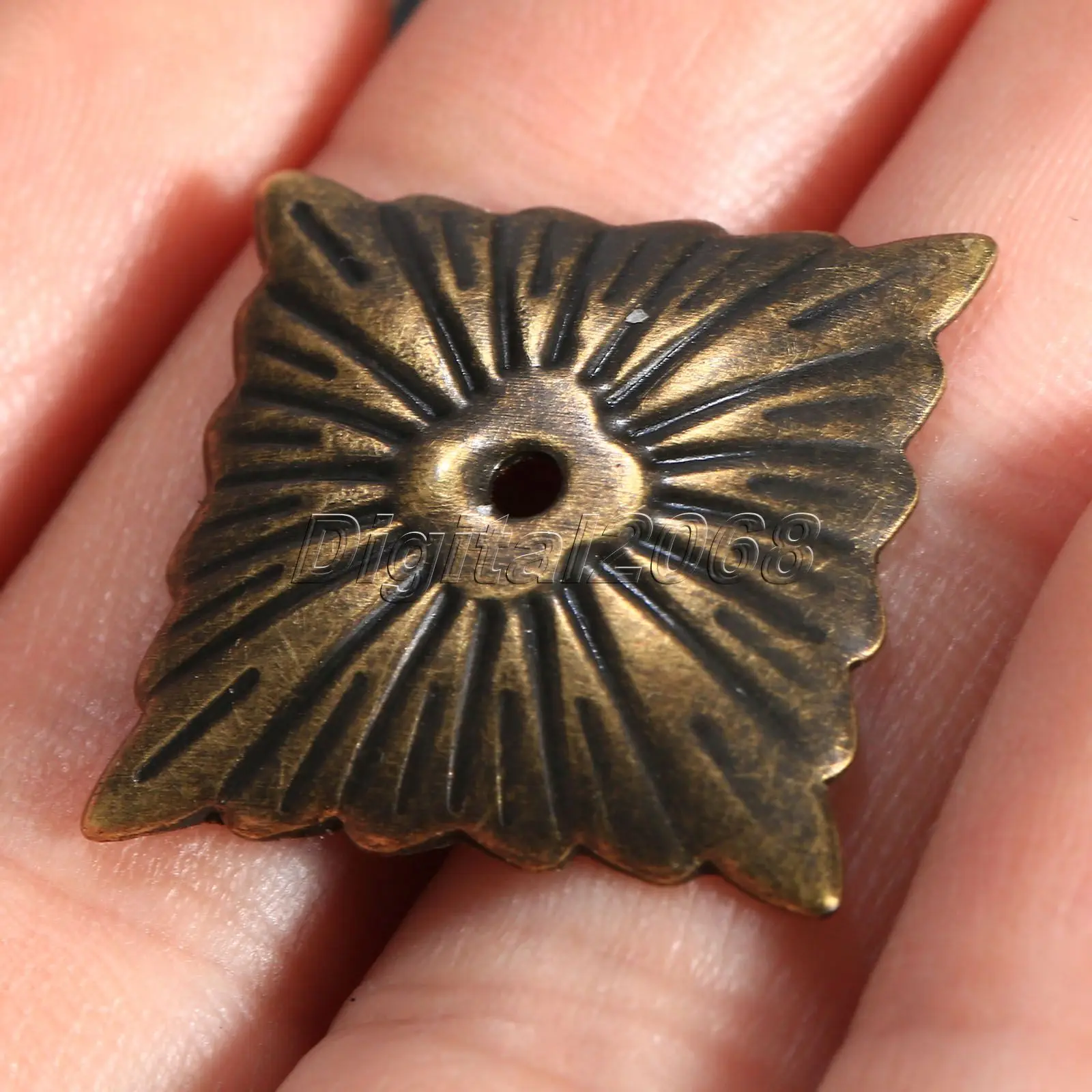 100pcs Antico Bronzo Quadrato Tappezzeria Unghie Tack BORCHIE - Foto 7