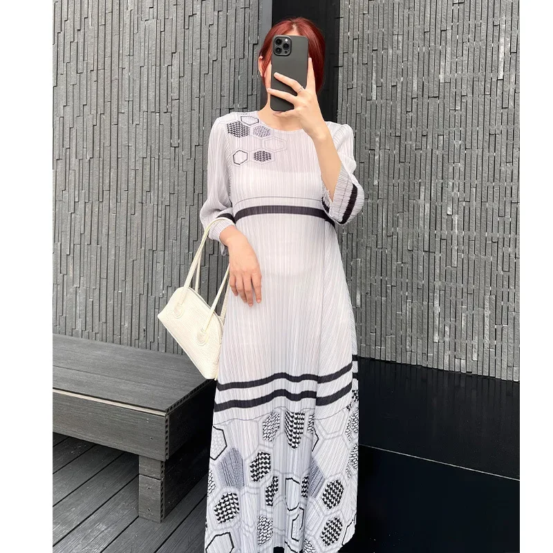 

Miyake Style Pleated French Niche Western-style Printed Women's Dress Round Neck Long Slim Dress 2024 Summer New Style Dresses