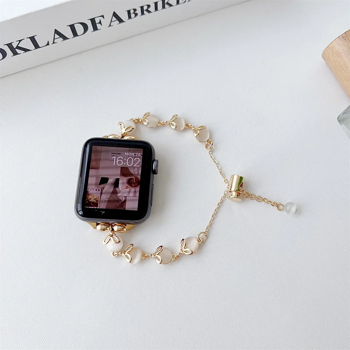 Bracelet de montre pour iWatch 42/44/45/46/49 mm 38/40/41 mm Bracelet de montre tendance en métal pour montres de la série Ultra2 Série 10/9/8/7/6/5/4/3/2/1_voghion.com