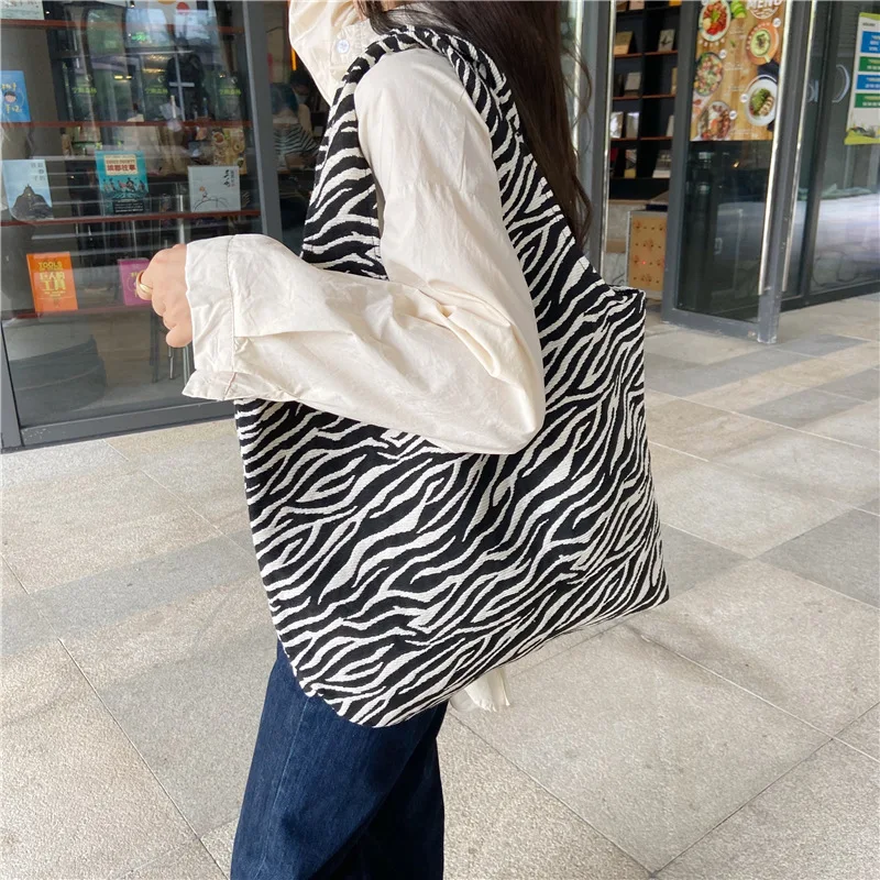 

Women Leopard Zebra Pattern Shoulder Bag Fashion Stripes Handbag Canvas Purse Shopping Tote Female Travel Casual Underarm Bag