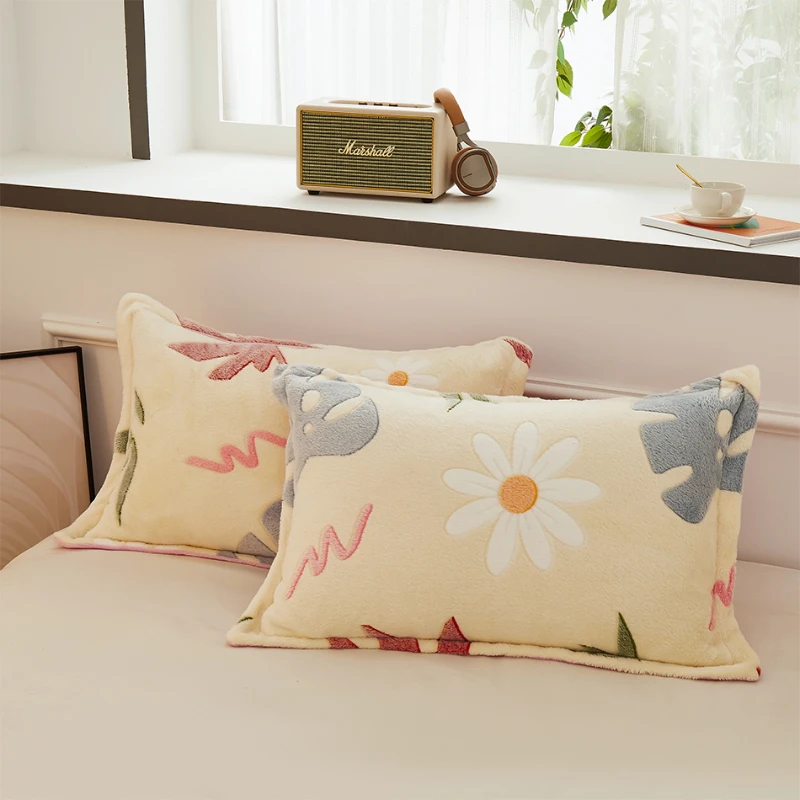 Рисунок 6 - Многоуровневая плюшевая наволочка с мультяшным принтом