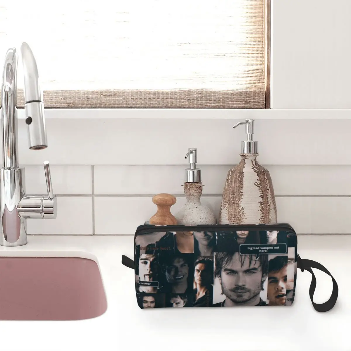 Travel Damon Salvatore The Vampire Diaries Toiletry Bag Cute Fantasy Film Makeup Cosmetic Organizer for Strage Dopp Kit Case 4