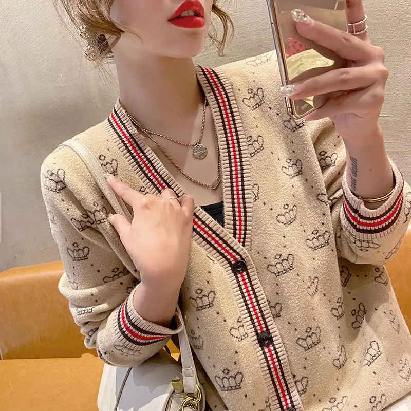 여성용 니트 가디건, 스트라이프 크라운 패턴, V넥 버튼, 긴팔 스웨터, 여성 의류, 럭셔리 대비 디자인, 도매