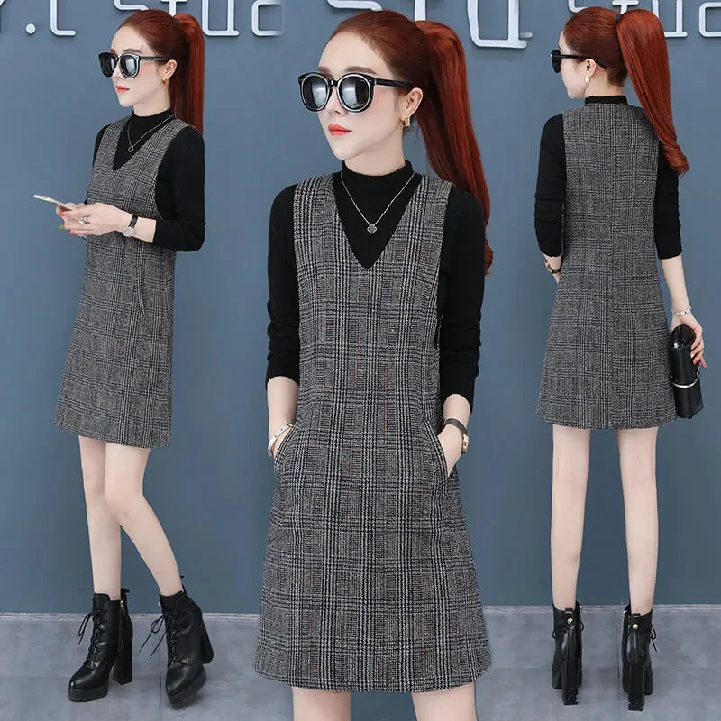 

2024 Autumn Winter New Plaid Woolen Dress Women's Clothes Fashion Temperament Slim V-neck Sleeveless Tank Dresses Female
