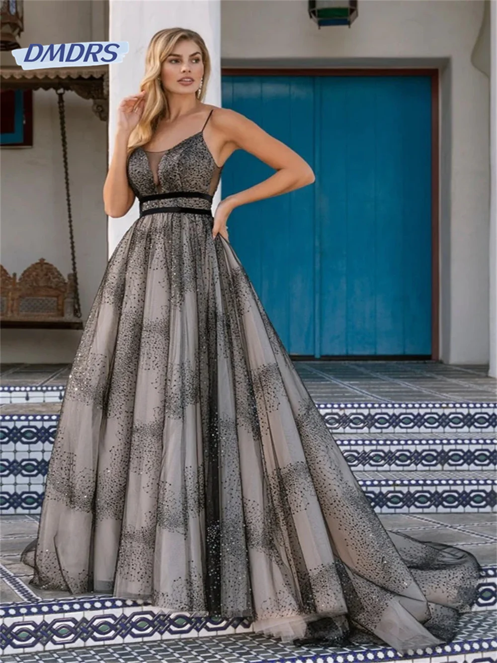

Elegant Appliques Sequins Wedding Dress Romantic Spaghetti Straps Floor-length Bridal Gown Graceful Vestidos De Novia