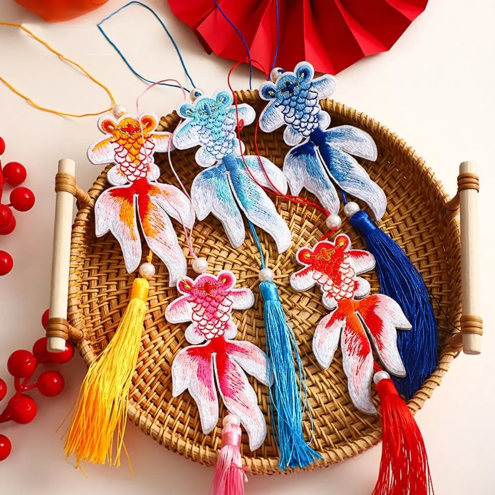 Ancient Style Chinese New Year Decoration Hand Woven Traditional Hanging Koi Fish Pendant Lucky Symbol with Tassel