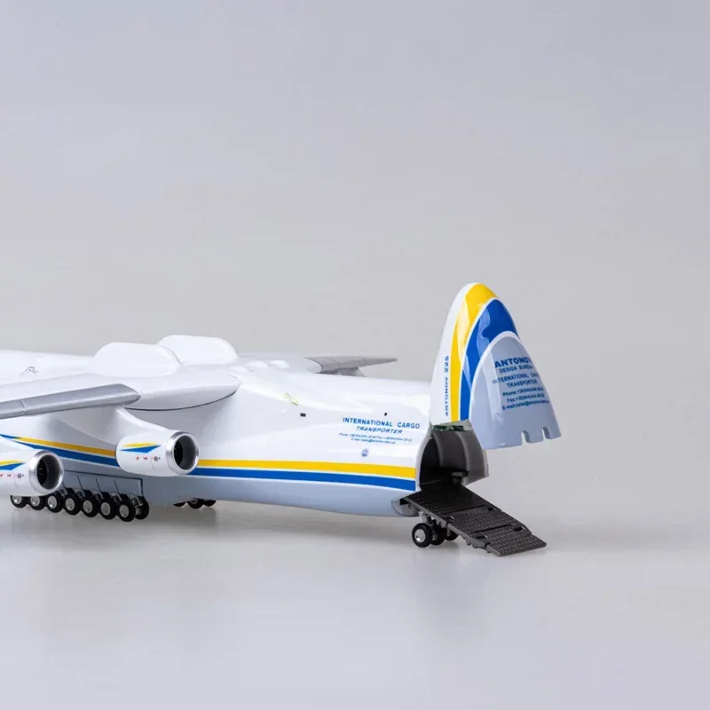 アントノフ　ムリーヤ1/200模型 42 センチメートル 1/200 アントノフ AN-225 AN225 ムリヤ輸送機飛行機
