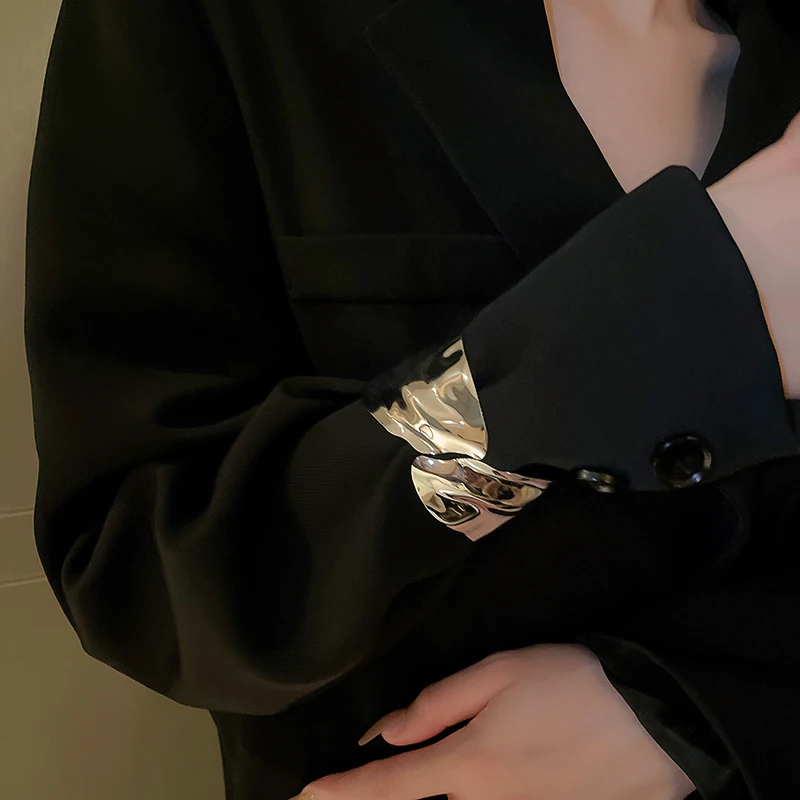 Geometric Alloy Bracelet for Women - Image 31