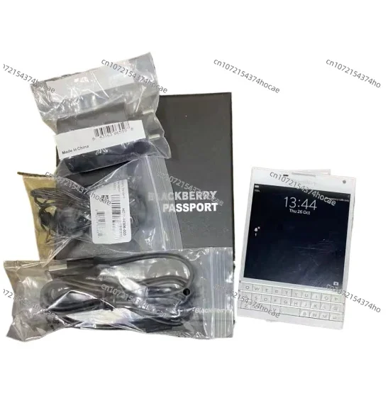 BlackBerry Passport 未使用品 未使用品] BlackBerry Passport Q30 32GB Silver Edition
