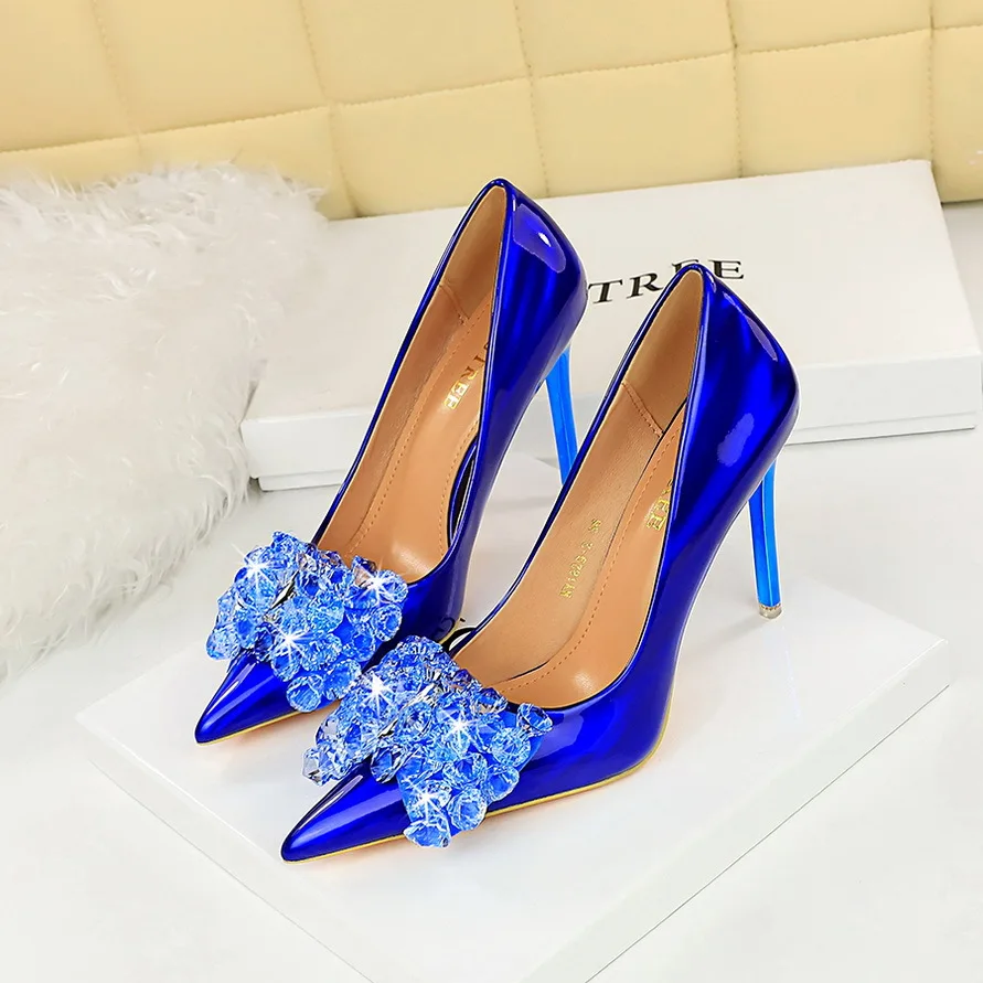 

2023 European and American Women's Banquet Thin Heel Shallow Mouth Pointed Crystal High Heel Single Shoes 4607