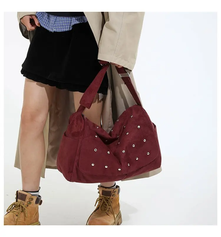 Luxury Suede Shoulder Bag Retro Metal Rivet Banquet Clutch Fashionable Highend Y2k Style Shoulder Strap Adjustable Crossbody Bag