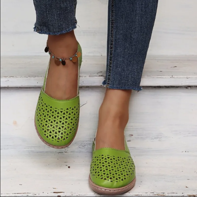 Women’s Handmade Leather Sandals – 2024 Summer Breathable Flats, Retro Style with Customized Support Beach Footwear Sandals
