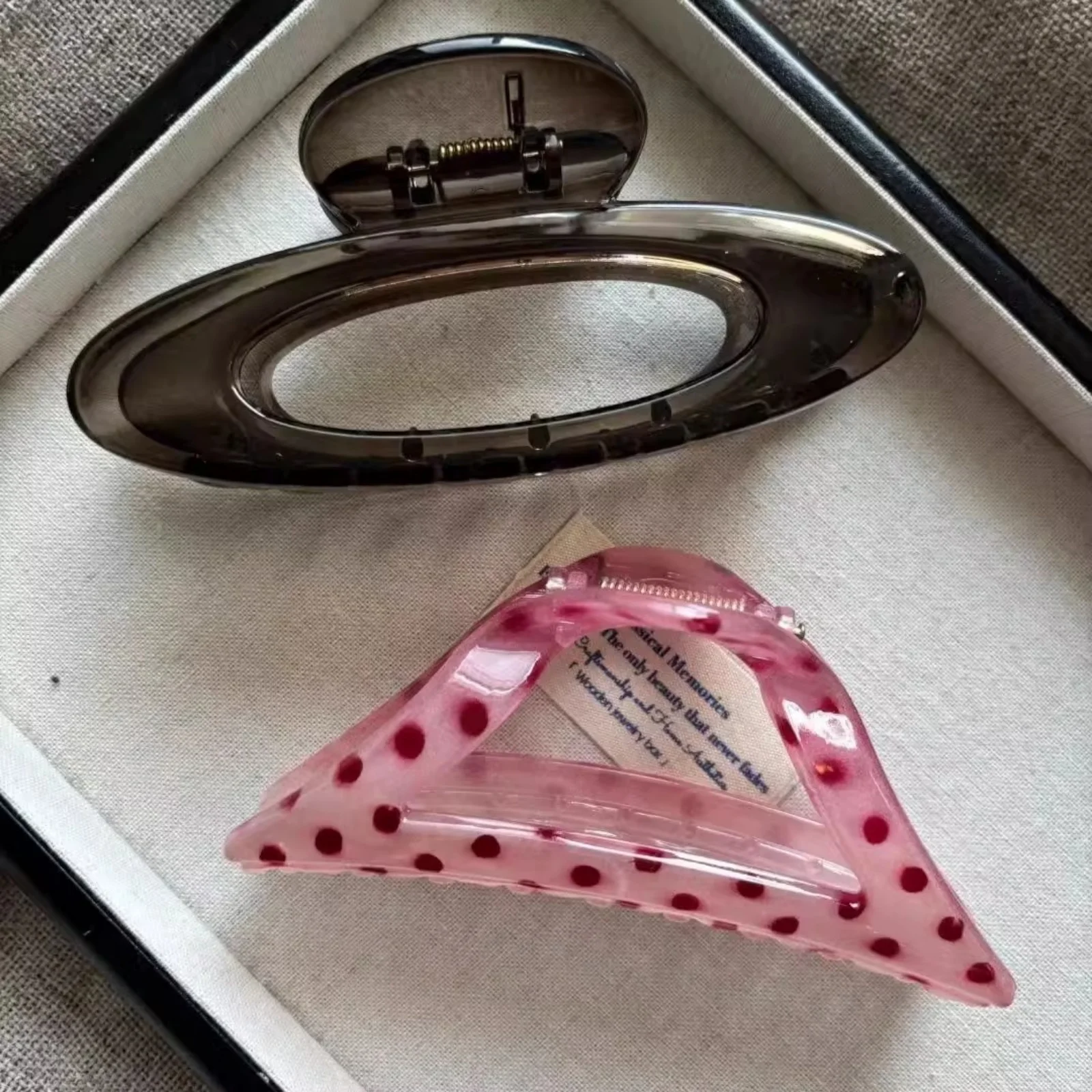 1 Pc Fashion Hair Claw Set: Triangle Polka Dot & Oval Shaped Clips, Stylish Acrylic Hair Accessories for Women