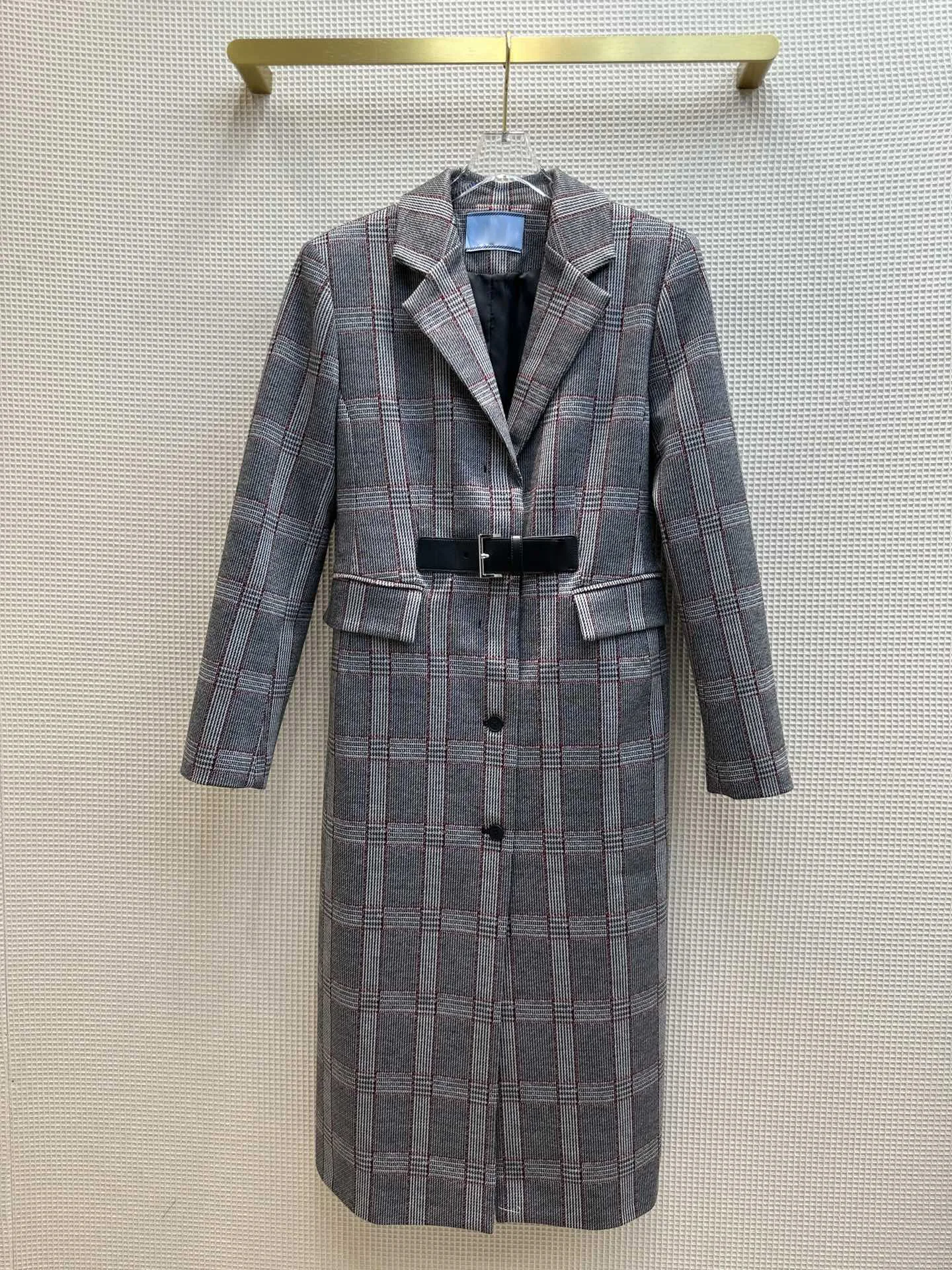 

2023 Women's Clothing senior gray plaid long coat with a vintage British style Autumn Winter New