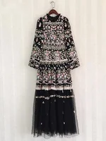 فستان مطرز بالورود متوفر بألوان 3