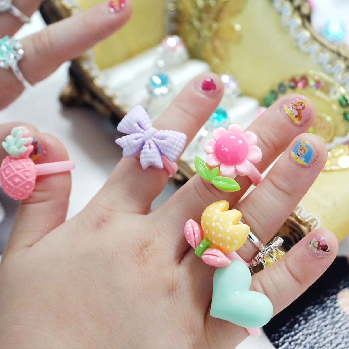 20Pcs Cartoon Little Girl Rings Mini Animals Flowers Children Jewelry Set With Love Display Bag Pretend Play Dress Up Rings