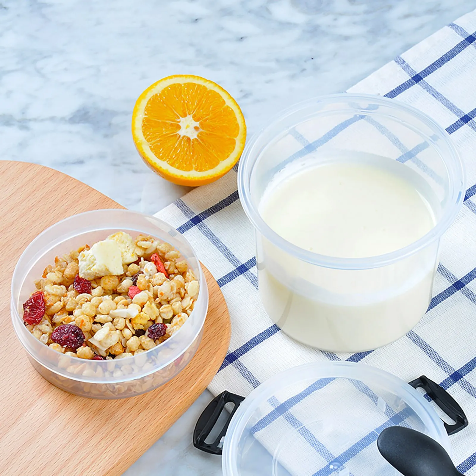 https://ae01.alicdn.com/kf/Sd98885dac70b4bd7bd0ae23f3465ecc6L/Portable-Reusable-Parfait-Cups-With-Lids-Yogurt-Cereal-Oatmeal-Container-Leak-Proof-Breakfast-Food-Fruit-Storage.jpg