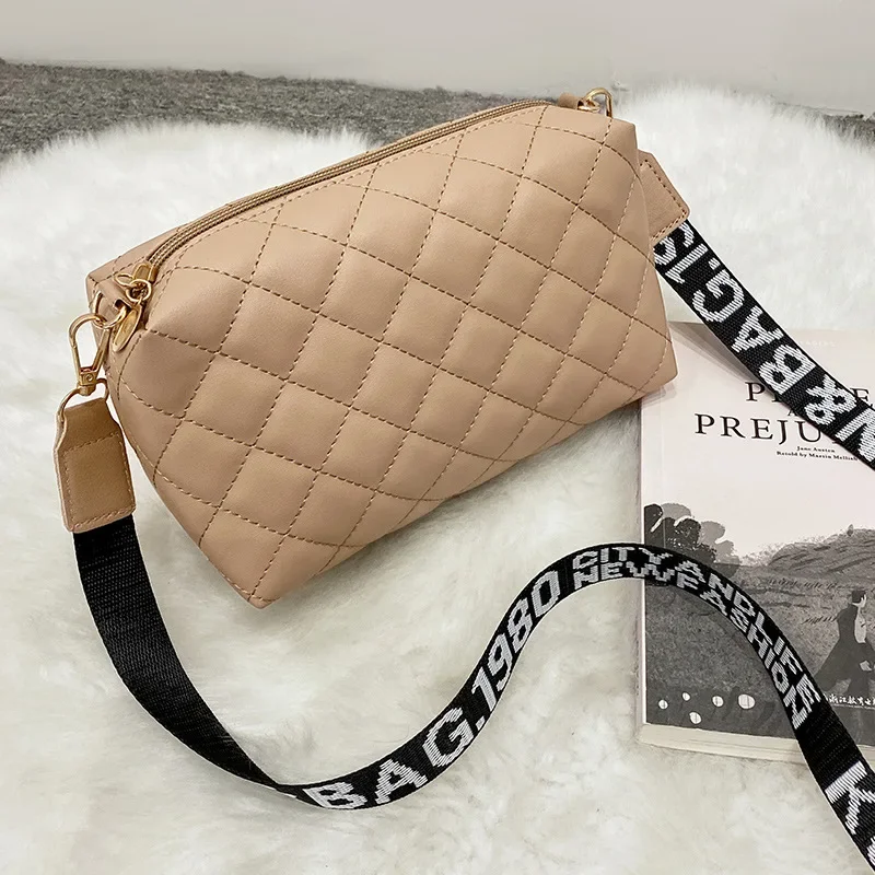 

Fashion Embroidered Bag Rhombic Chain Female Bag Leisure Small Fresh Small Bag Shoulder Messenger Bag Mobile Phone Bag