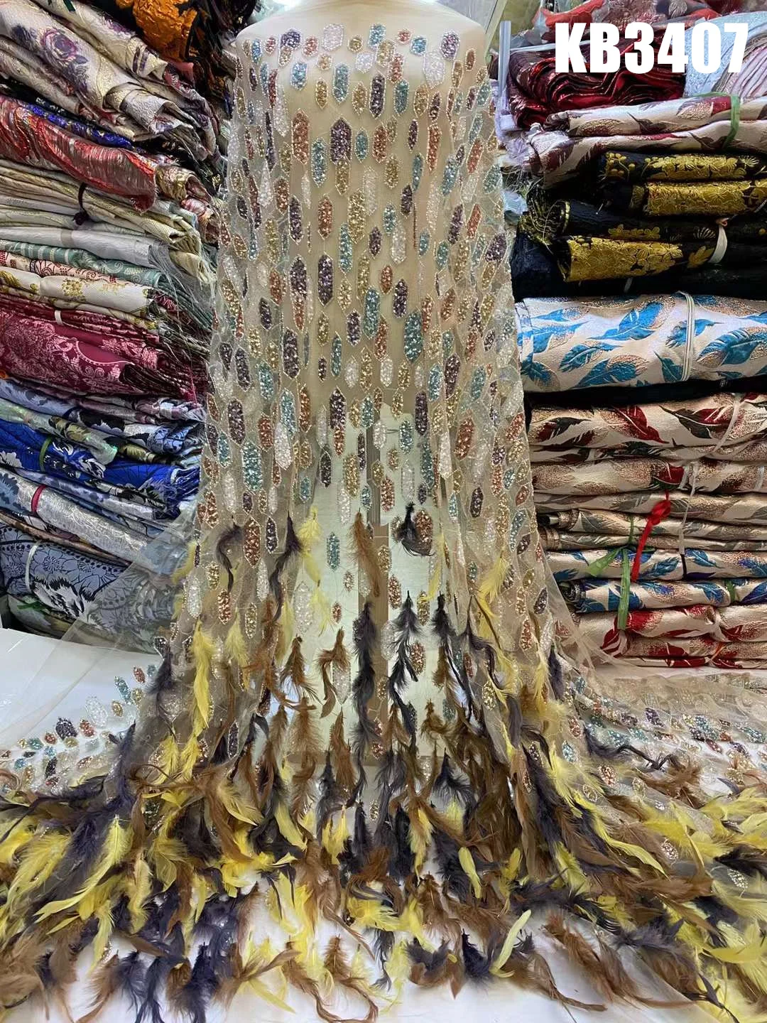 Рисунок 5 - Ткань с перьями, искусственное