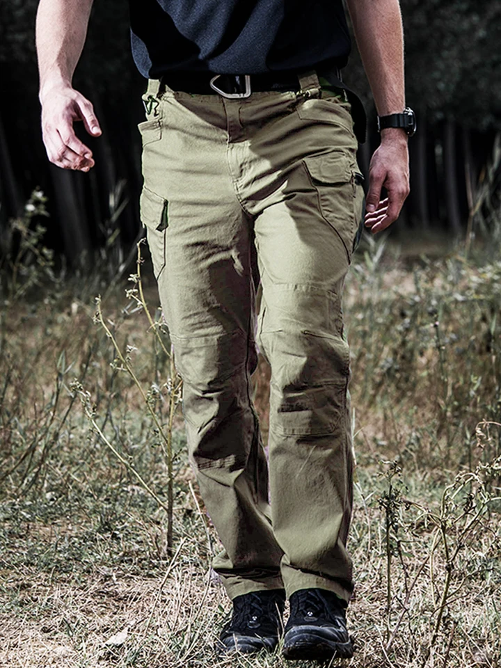 Men's Tactical Camouflage Assault Pants for All Seasons