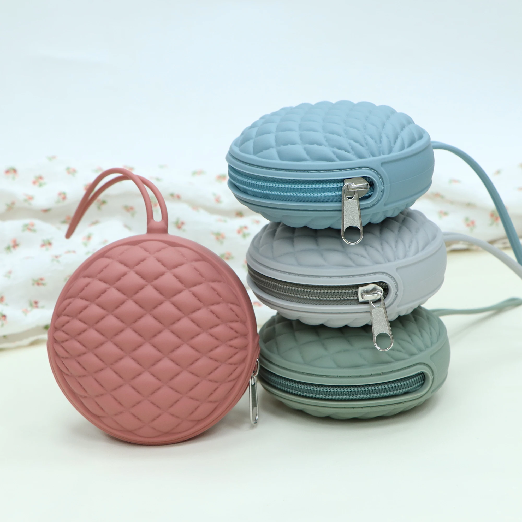 C BPA-free Newborn Silicone Pacifier Case, Food-Grade Silicone for Boys and Girls' Strollers and Diaper Bags