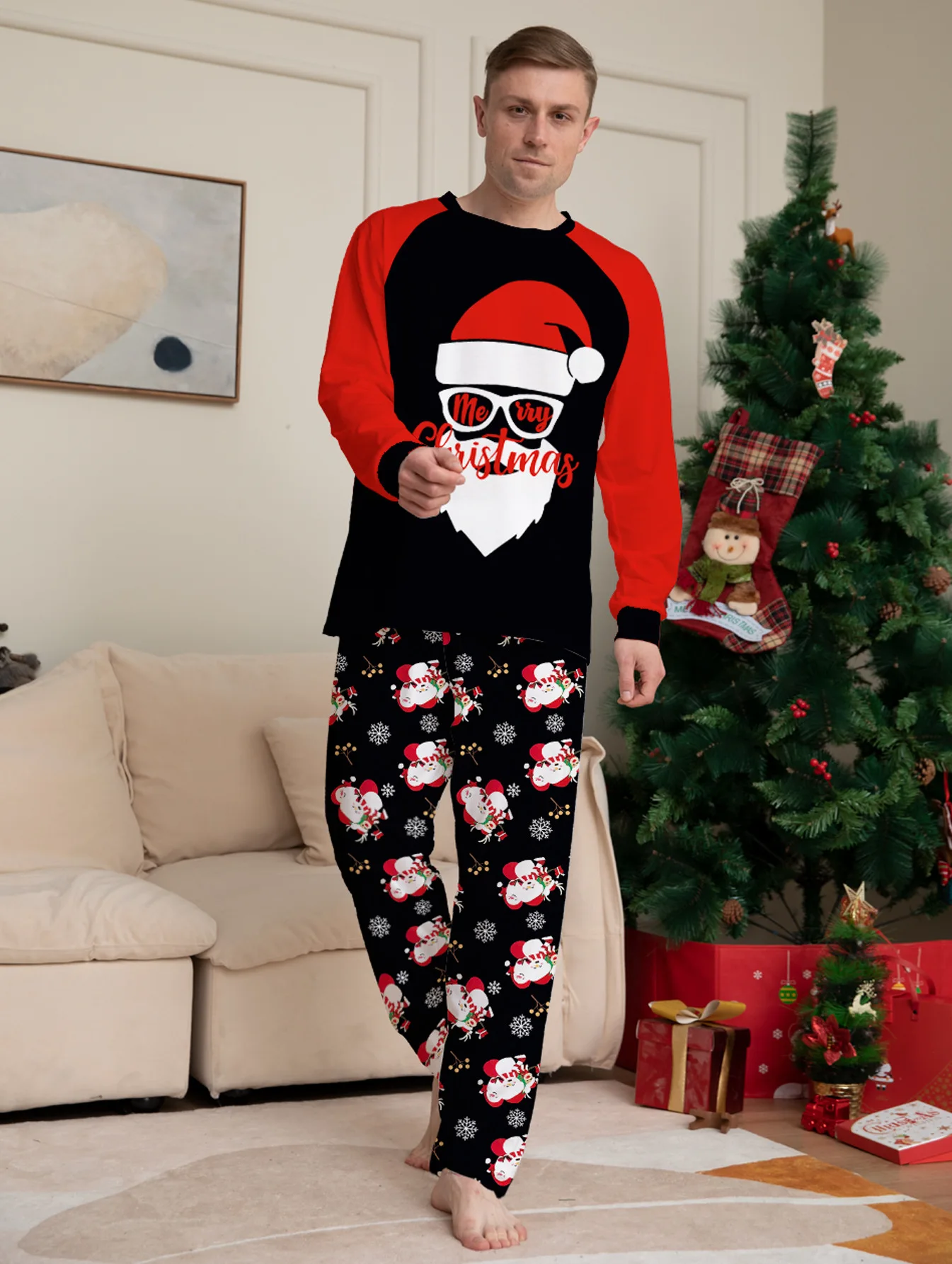 thumbnail image 4 of Conjunto de pijamas navideños a juego 2025 Ropa de Año Nuevo Estampado completo de Papá Noel Adultos Niños Traje de 2 piezas Mameluco de bebé Aspecto familiar navideño, 4 of 5