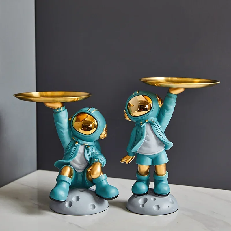 

Nordic Creative Astronauts Use Metal Tray Resin Home Decoration Art Decoration Office Desk Decoration Home Decoration Gifts