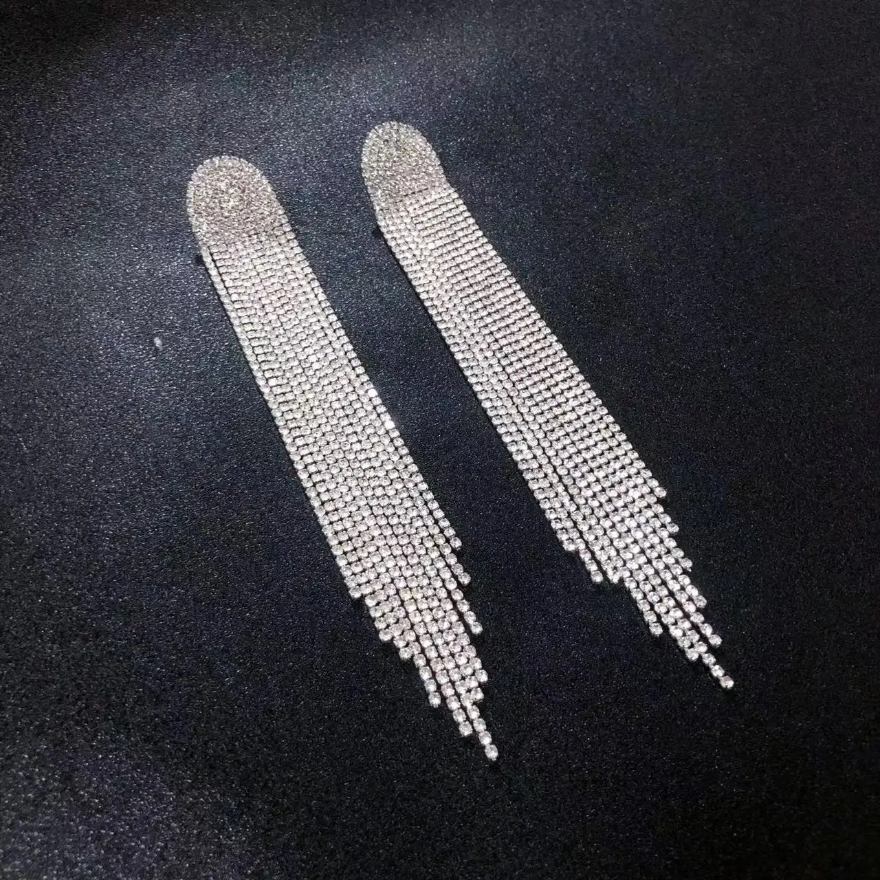 Shining Rhinestone Pendant Earrings Suitable for Women's Fashion Crystal Tassel Earrings European and American Style Earrings crystal earrings,pendant earrings,crystal tassel earrings
