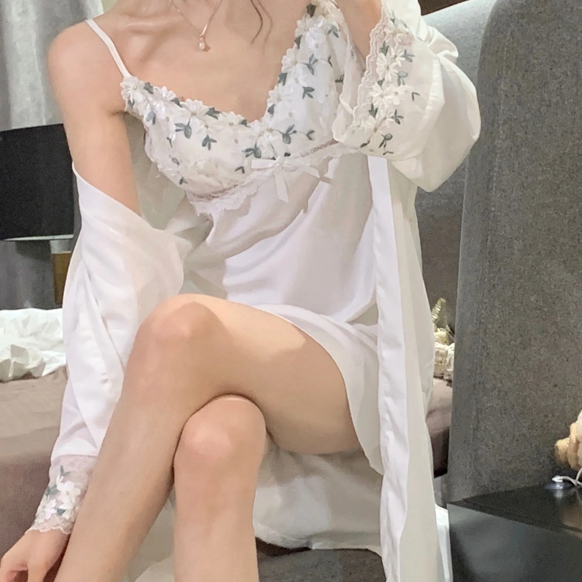 

Sexy Lingerie White Satin Lace Kimono Gown Women Robe And Gown Sets Floral Embroidery Bathrobe Two Piece Set Summer Nightgown