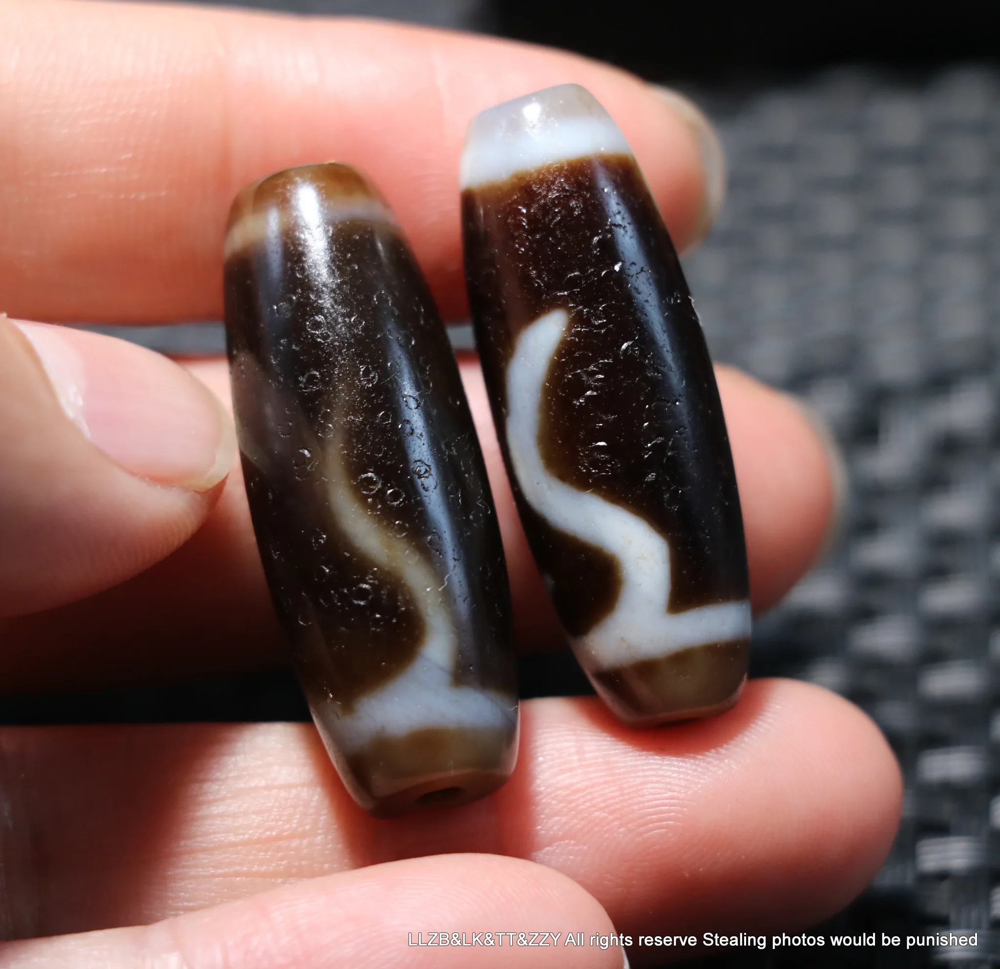 

Collectible LKbrother Sauces A Pair of Magic Tibetan Old Agate Ruyi As You Wish dZi Bead For Making Jewelry Q 5AC15A02