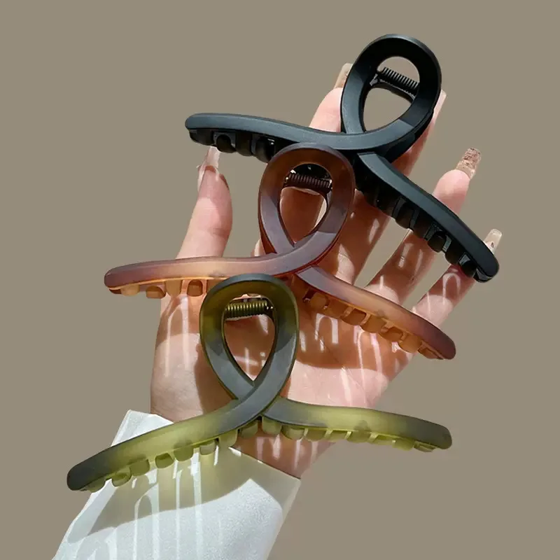 Рисунок 2 - Женская модная заколка для волос