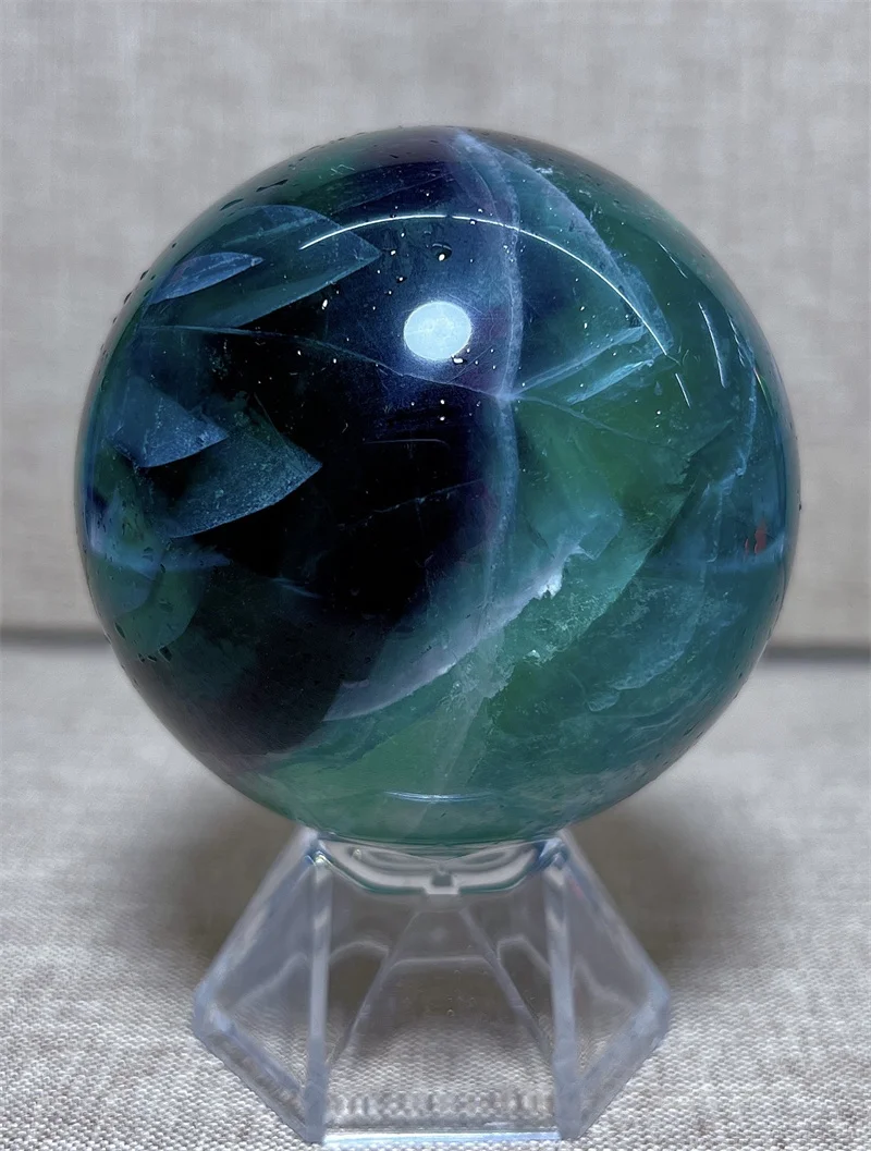 

Natural Gree Fluorite Sphere With Rain Bow Free Form Carving Reiki Healing Stone Home Decoration Exquisite Gift