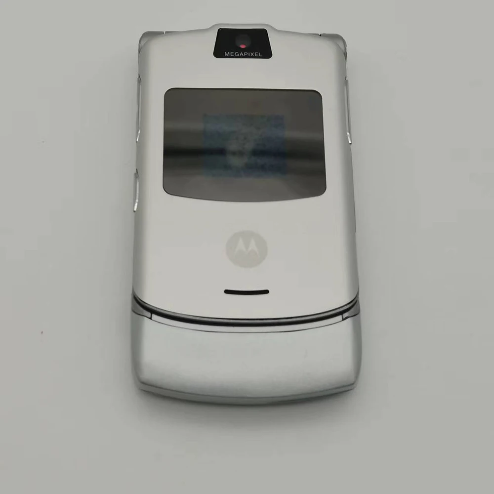 Unlocked Motorola RAZR V3 GSM 850 / 900 / 1800 / 1900 Refurbished
