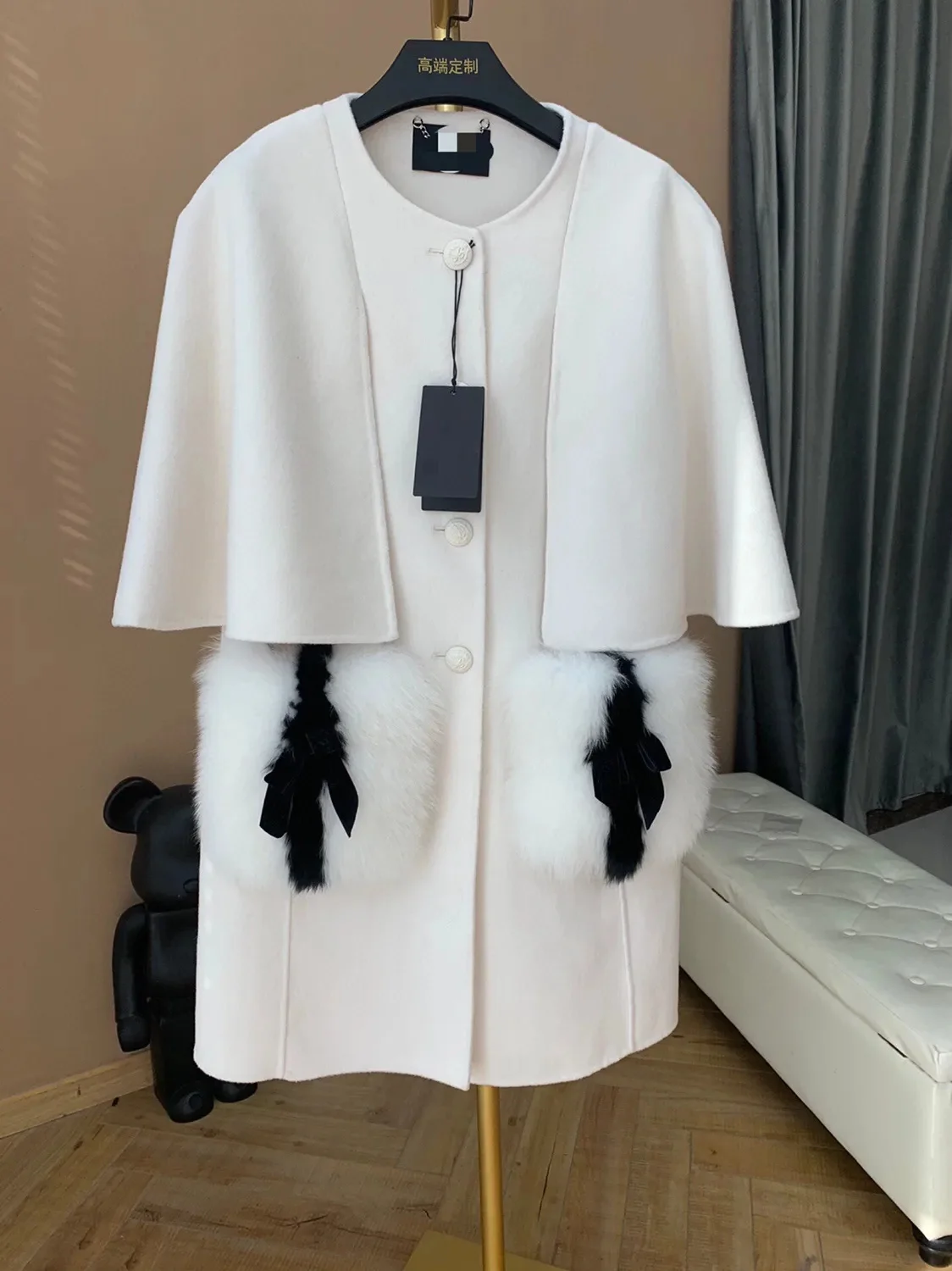 

2023autumn and Winter New Women's Clothing Fashionable Stylish Lady Long Wild Wool Overcoat with Fox Fur Pockets