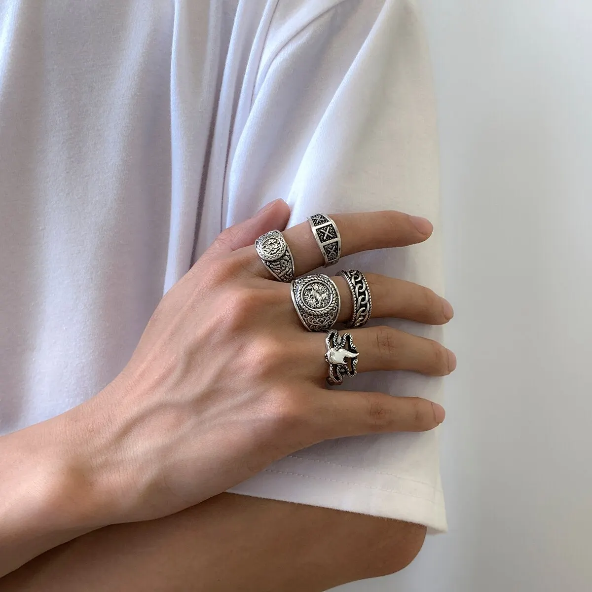 韓国 エンティック ゴージャス シルバーリングヴィンテージ Vintage Punk Cross Flower Ring Korean Retro Titanium
