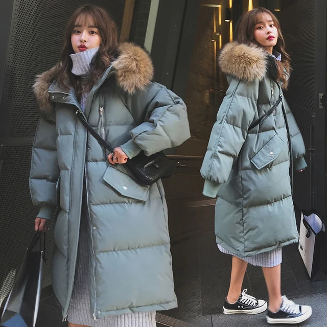세련미와 따뜻함이 어우러진 트위드 스타일 다운 코트