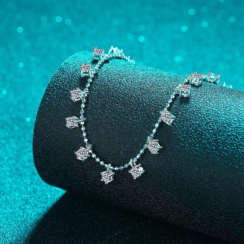 Exquisite PT950 Platinum Women's 9 Carat Moissanite Necklace (30 Points Each), Collarbone Chain, Elegant and Timeless Design