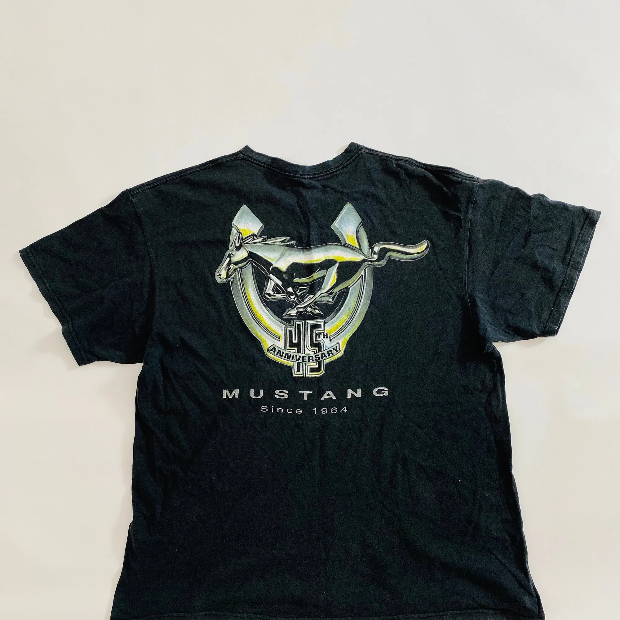 Maglietta Vintage Mustang Big Logo Race Car Maglietta Nera Silver Top Speed Fast Racer