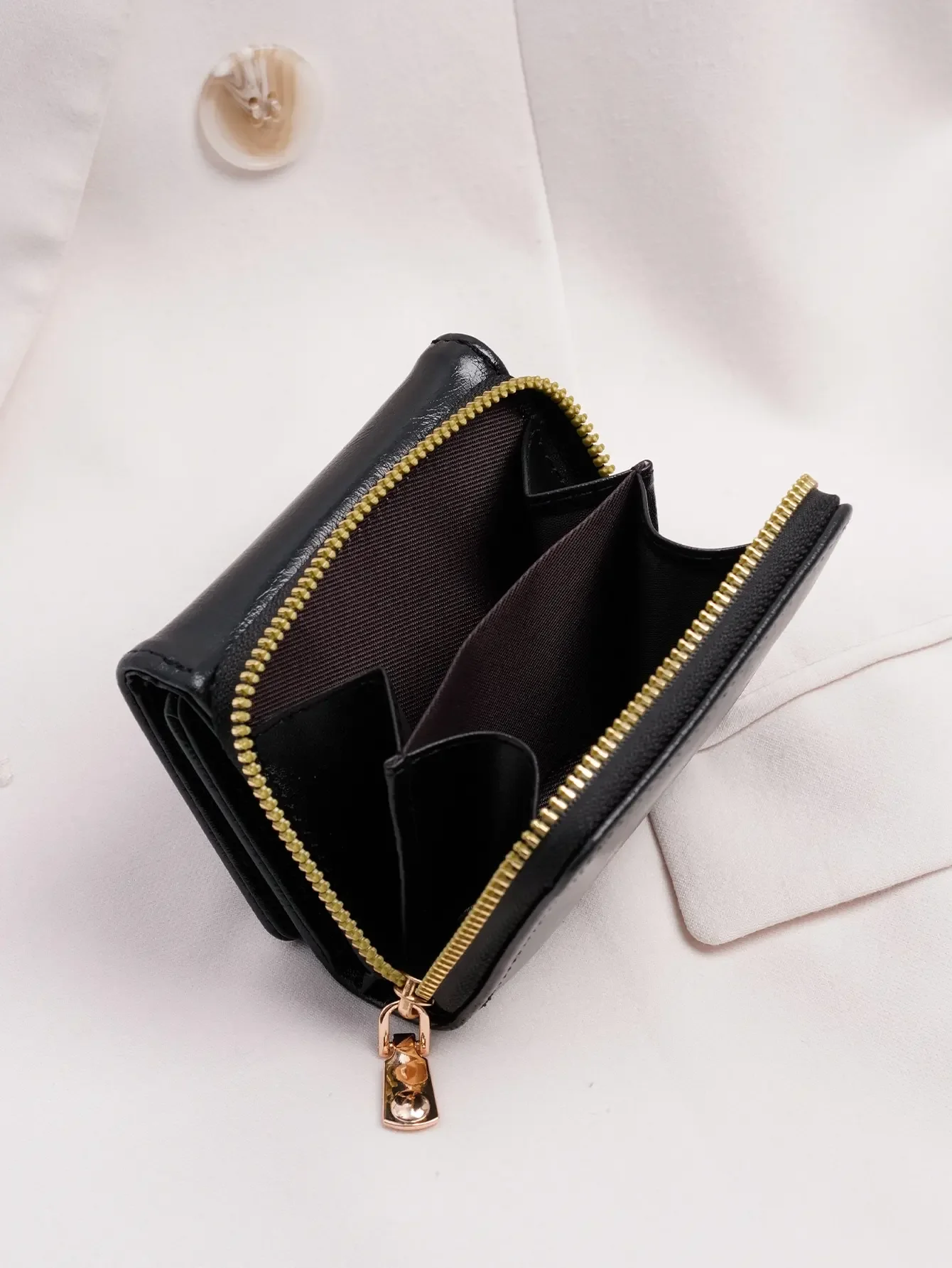 1pcs Women's Fashion Leather Trifold Wallet Credit Card Wallet Coin Purse Suitable for Girls White Collar Students Daily Use 4