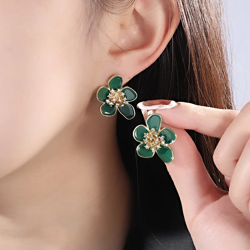 

Women Delicate Flower Earrings 2024 New Trend Peacock Open Screen Jewelry Japanese Celebrity Temperament Earrings Female Cute