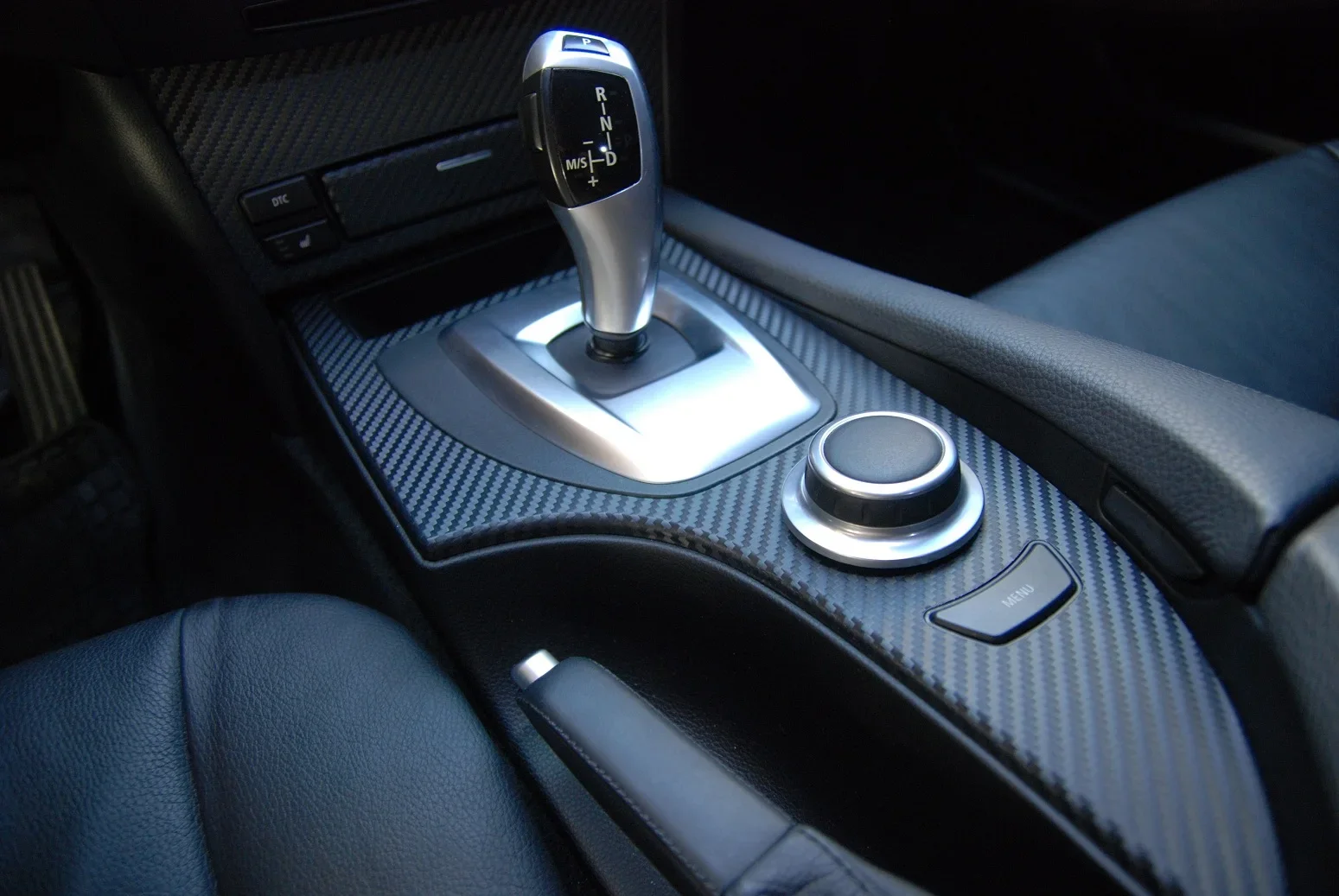 Glossy Black Carbon Fiber Vinyl Wrap - Waterproof Matte Finish