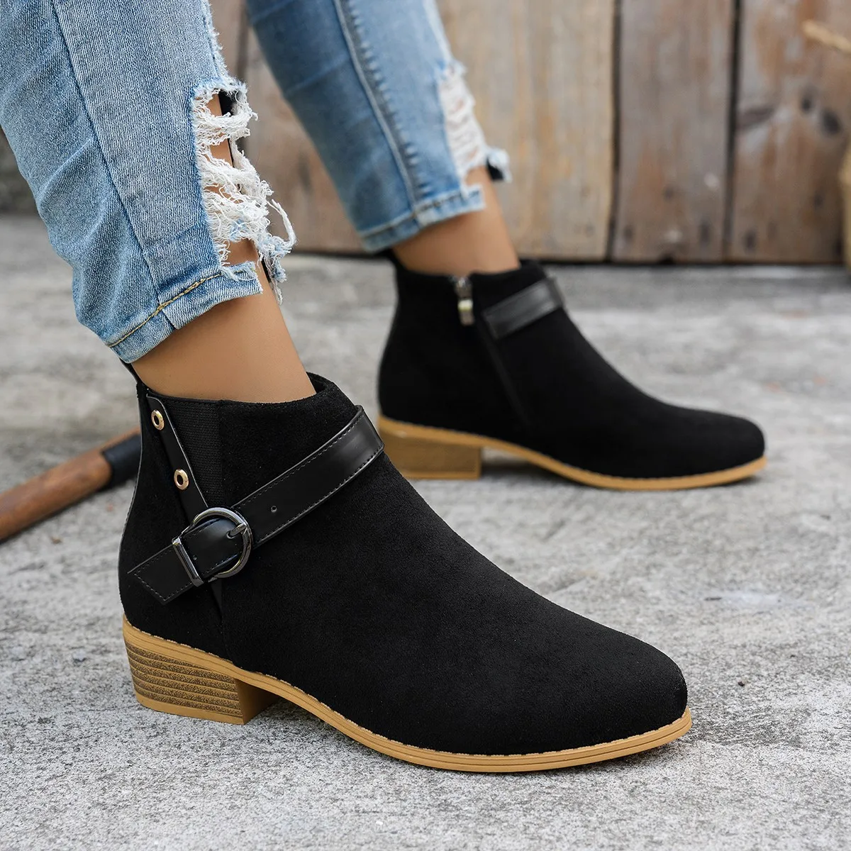 2026 Plus English-Style Pointed Toe Chelsea Boots for Women. Belt Buckle and Side Zipper Short Boots for Foreign Trade.
