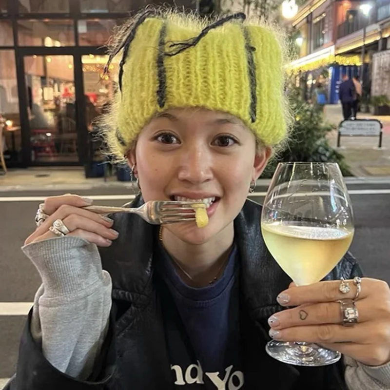 

Japanese Niche Designer Beanie Hand-woven Retro Knitted Wool Hats Female Winter Bonnet Men Trendy Cold Hat Gorro Invierno Niña