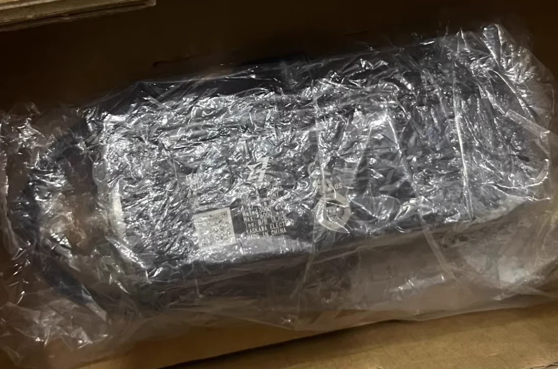 SGM7J-04AFC6E Servo Motor SGM7J 04AFC6E ping